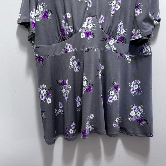 Torrid Floral Vneck Blouse Size 3x - Picture 4 of 9